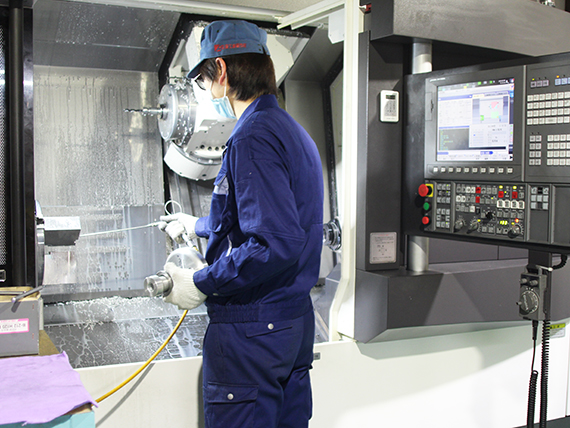 独自设计的搅拌子。